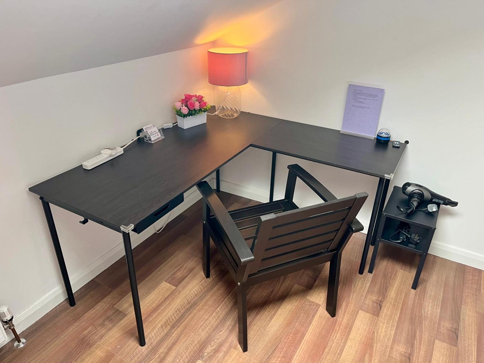 בלפסט Entire Pinkapt - Free Parking - Up To 4 Guests - 3 Beds - Close To City Centre מראה חיצוני תמונה