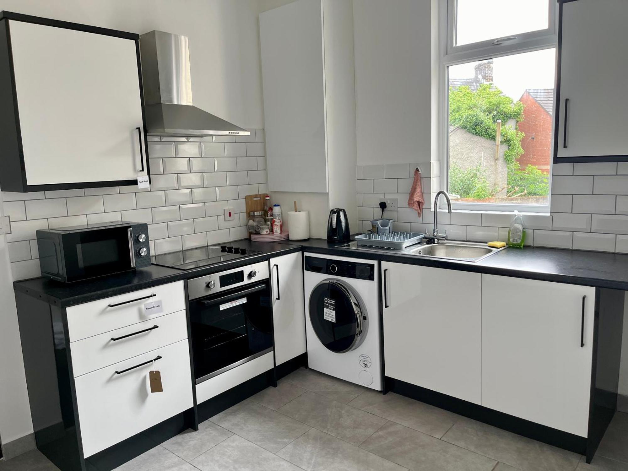 בלפסט Entire Pinkapt - Free Parking - Up To 4 Guests - 3 Beds - Close To City Centre מראה חיצוני תמונה